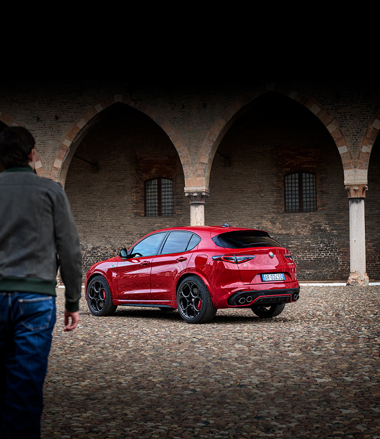 Alfa Romeo Stelvio Quadrifoglio  - Visione Laterale